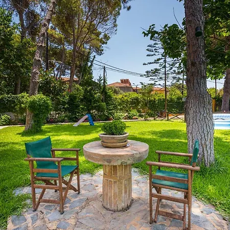 Zarkadis Beach Aparthotel