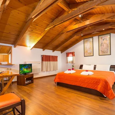 Zarkadis アパートホテル チィリヴィ