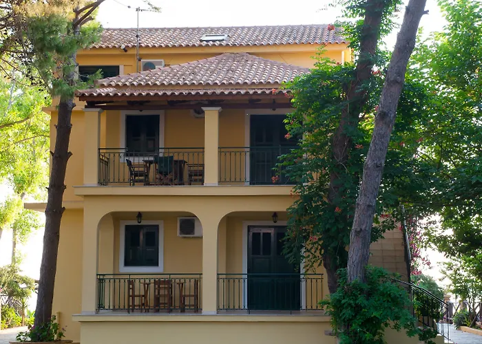 Ξενοδοχείο με διαμερίσματα Zarkadis 4*